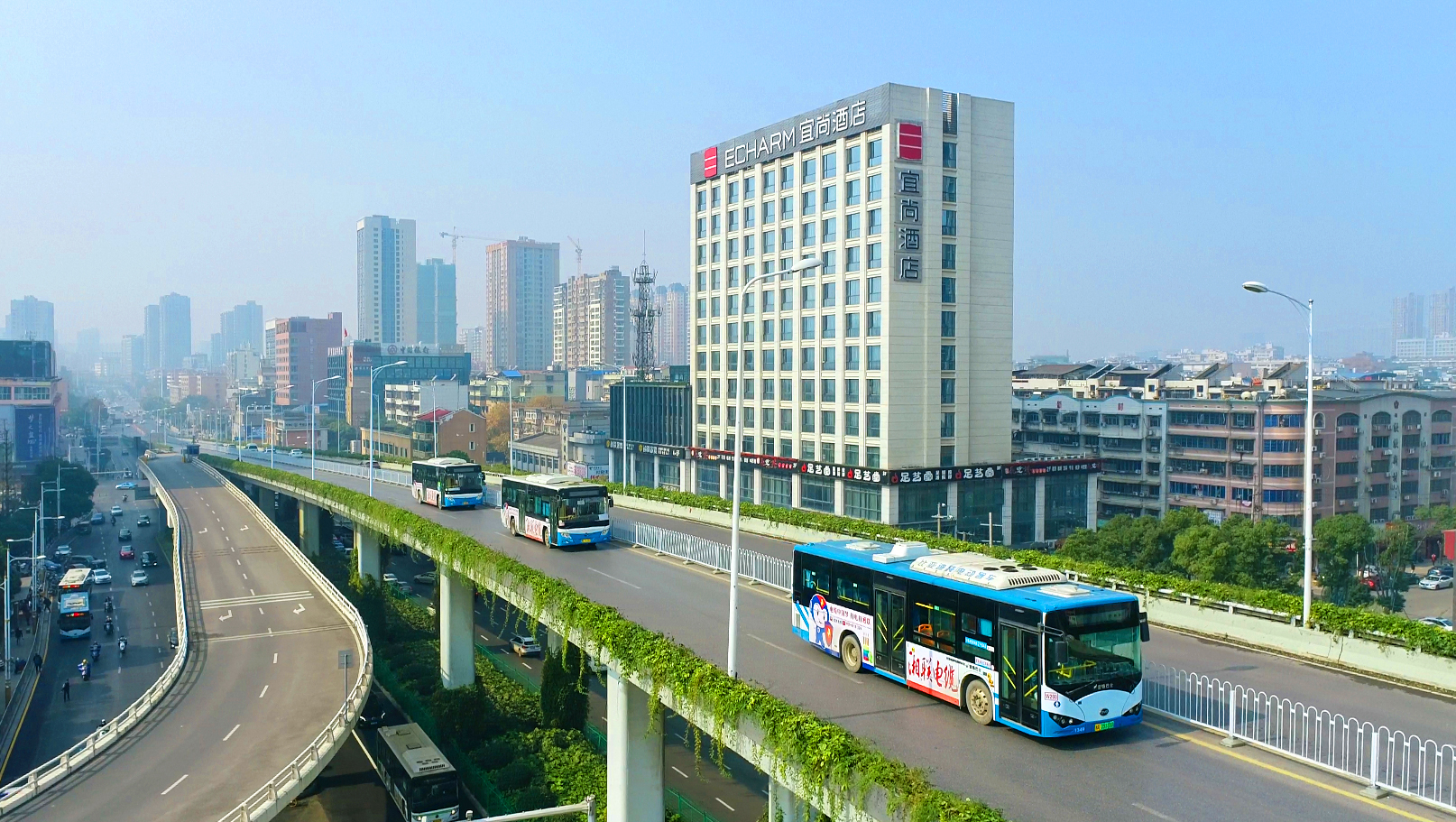 品牌建設(shè)再提速 | 湘聯(lián)電纜公交車廣告全面上線！